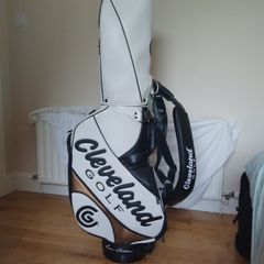 cleveland golf tour action bag
