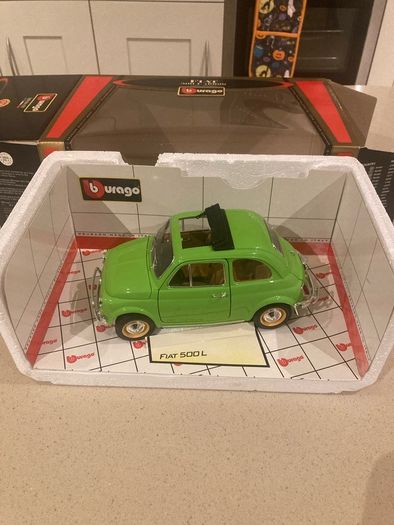 Fiat 500 L 1/16 Burago