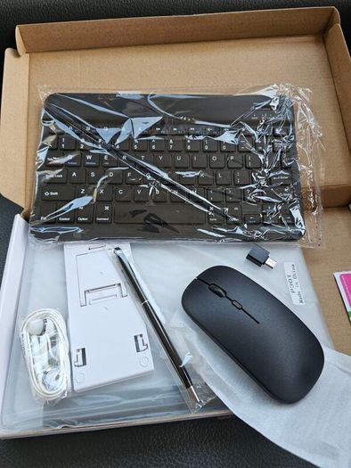 Teclast Tablet Brand New with Accessories Keyboard Earphones Pen Mouse Tablet Case etc