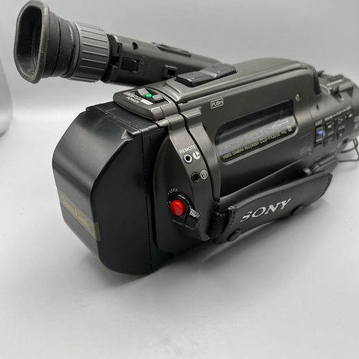 Sony Handycam Video 8 CCD-FX200E PAL Video Camera