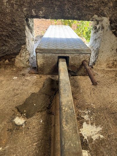 Dairymaster Scraper