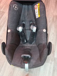 Maxi-cosi Car seat pebble plus with isofix base