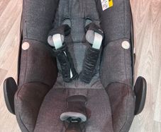Maxi-cosi Car seat pebble plus with isofix base