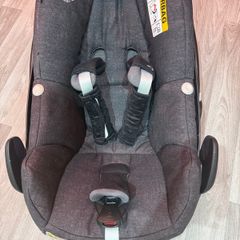 Maxi-cosi Car seat pebble plus with isofix base