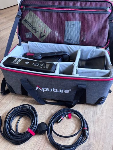 Aputure LS C300d II LED Video Light | Complete Kit | Mint Condition
