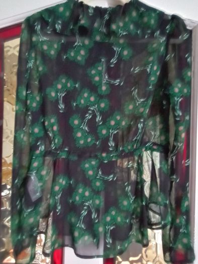 Ladies Tops 8/10