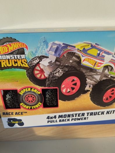 Hot Wheels Monster Trucks  Motor Maker Kitz 4x4 Monster Truck Kit