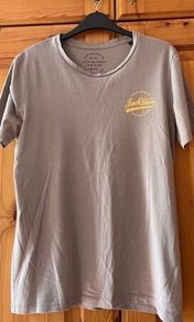 Jack & Jones T-shirt Size Small (small Adult)  In Excellent Condition. Colour Muted Beige