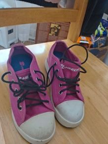 heelys