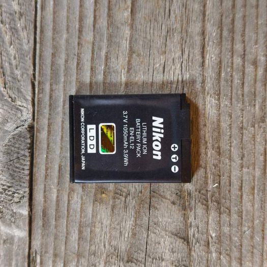 nikon coolpix s6100 digital camera 16MP boxed metallic red