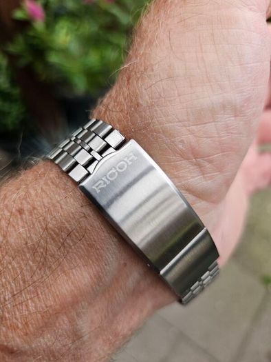 Watch Ricoh Riquartz. Vibtage.