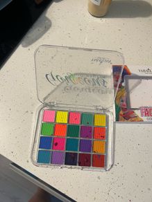 Free makeup palette face paint