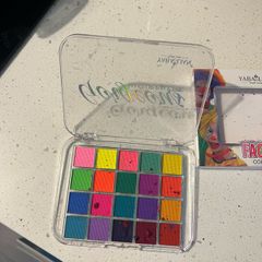 Free makeup palette face paint