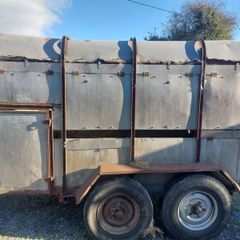 Cattle trailer