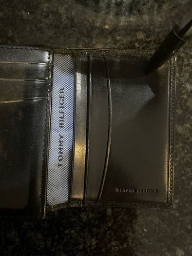 Tommy Hilfiger small wallet