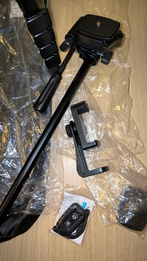 Nineigh CT100 Camera & Phone Tripod Stand with Remote