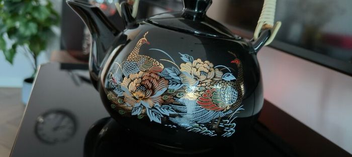 Traditional Chinese Porcelain Teapot - Vintage 80's - Peacock