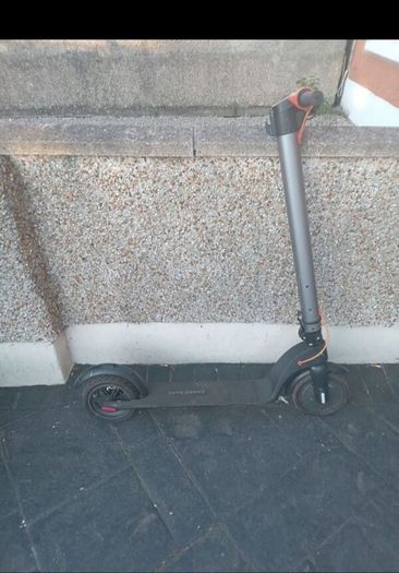 Electric scooters