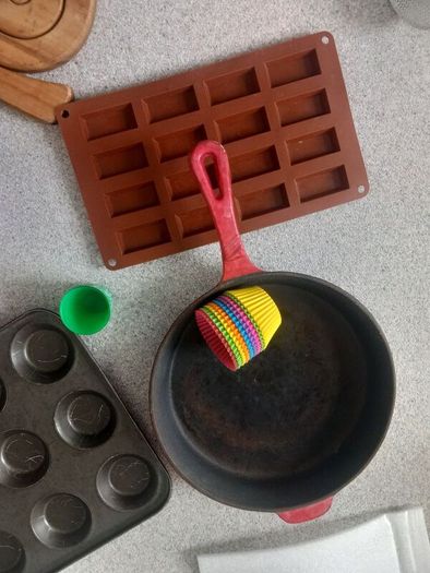 Bundle of kitchen items