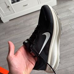 Nike Vomero 18 size 11