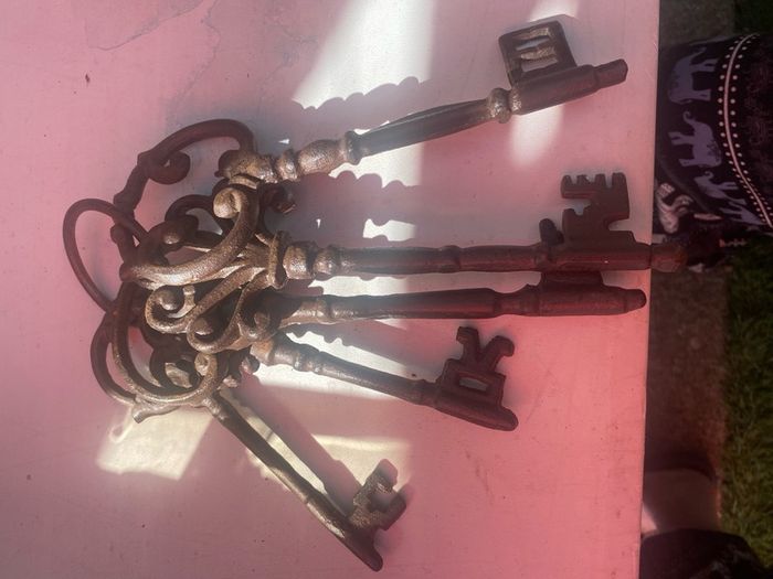 Jailer Skeleton Keys