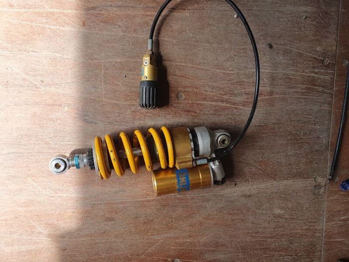 Ohlins 4xv shock
