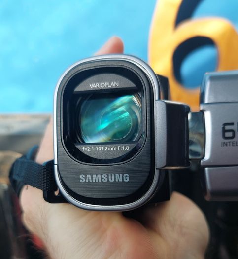 Samsung SMX-F40 Retro Y2K Camcorder Video Camera