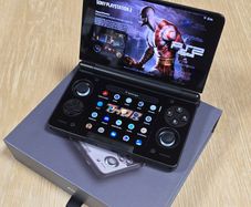 Ayn Thor Max - Black, 1tb (Batch 2)  + Accessories