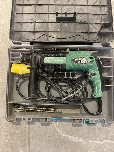 Hitachi DH24PB2 Rotary Hammer Drill + Case + Bits