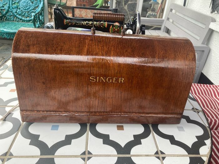 Antique singer 66K sewing machine