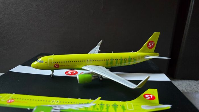 Gemini Jets 1:200 Gemini200 S7 Airlines Airbus A-320