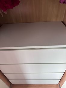 Like New - Modern White 4-Drawer Chest
