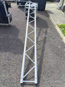 Guil 2 point aluminium truss.