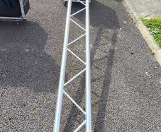 Guil 2 point aluminium truss.