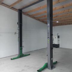 Brand new Clear Floor 2 Post 4 Ton Lift