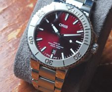 Oris Aquis cherry