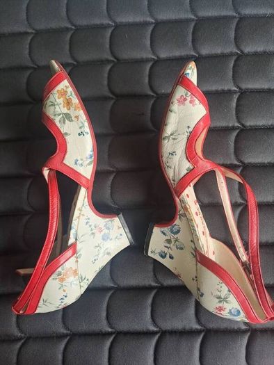 shoe,vintage look like,beutifull classy heal