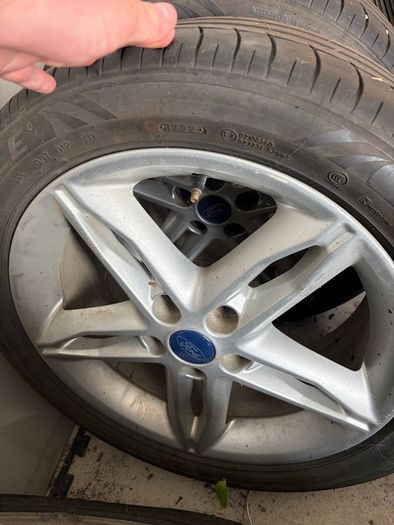 ford focus alloys
