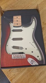 fender stratocaster pickguard