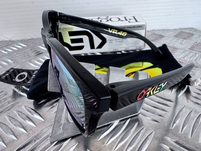 Oakley VR 46 Valentino Rossi Signature