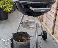 Weber 47cm Compact Charcoal BBQ