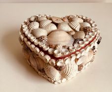 Vintage Heart-Shaped Seashell Jewellery Trinket Box