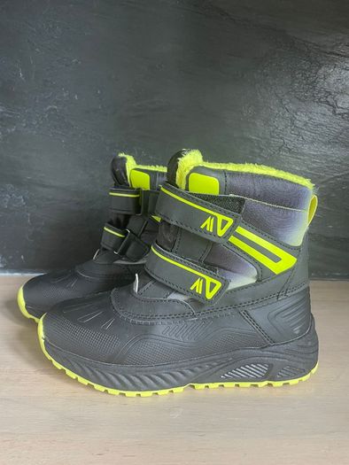 Kids Winter boots size 32/1