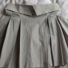 Pleated skirt size 4 BNWT