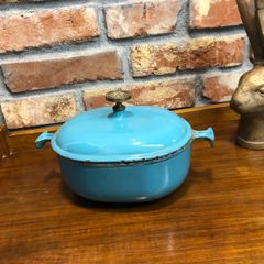 vintage cast iron pot