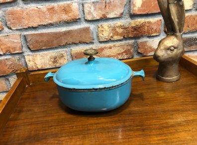vintage cast iron pot