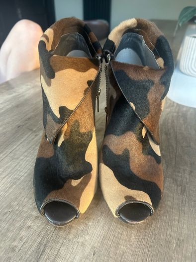 womans shoe