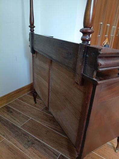 Antique dressing table with mirror