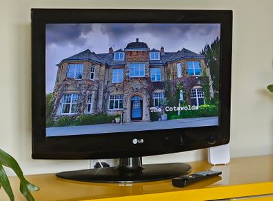 LG 26" TV or monitor HD Ready (1366x768)