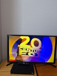 32 inch Samsung TV with Dvd player